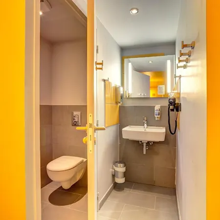 מלון Meininger Centre Berthelot 2*